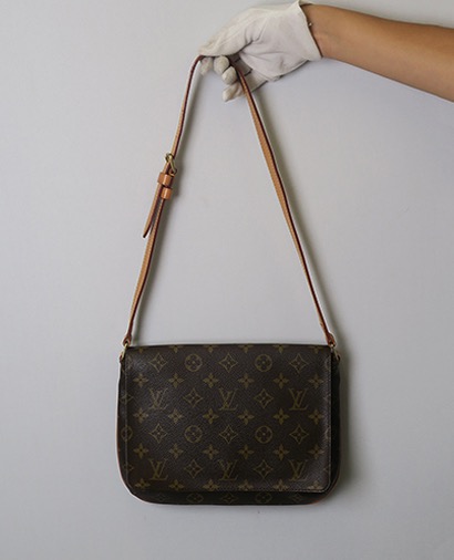 Bolso al hombro, 300€, Vista frontal